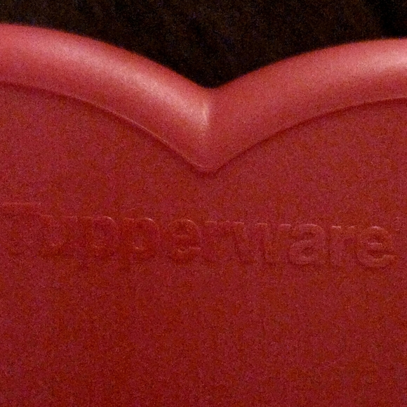 Tupperware Heart Shaped Container - Picture 10 of 10